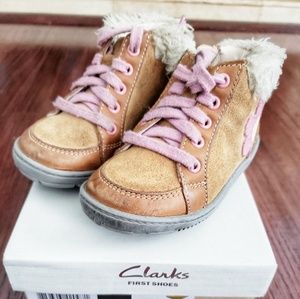 Clarks Baby First Walking Shoes - size 5
